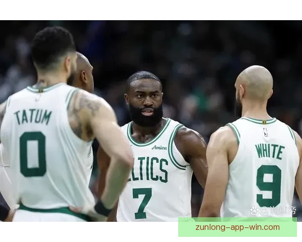 布朗赛季第33次砍三十分追平皮尔斯纪录坦言面对雷霆渴望全力取胜